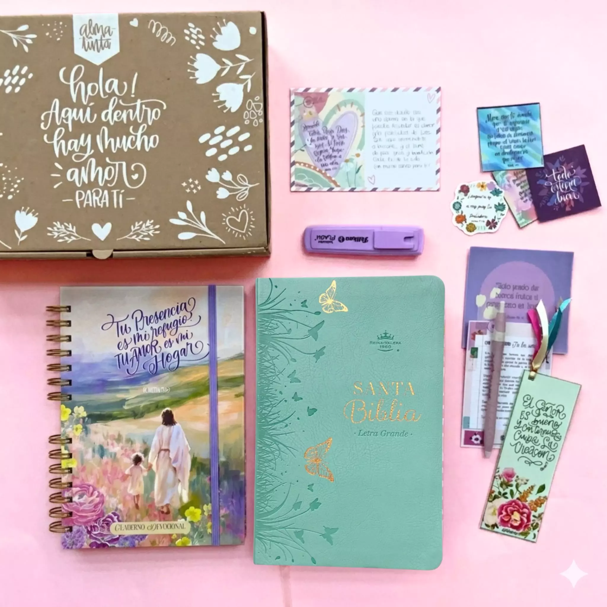 Kit con Biblia y devocional para mujeres cristianas (3)